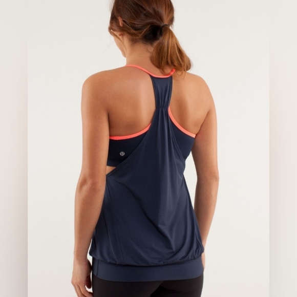 Lululemon tank Sz 4 - Picture 2 of 6